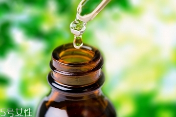 油皮能用精油嗎？精油適合油皮用嗎？