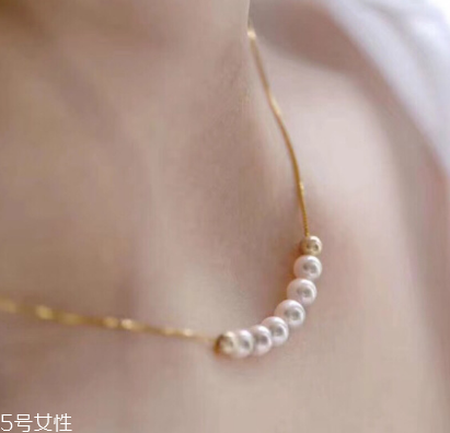 珍珠項鏈能戴著洗澡嗎？珍珠項鏈洗澡要摘下嗎？