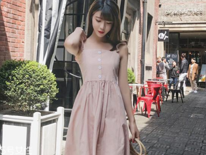夏天穿什么顏色連衣裙好？夏天適合什么顏色連衣裙？