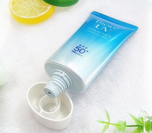 防曬霜兩年了還能用嗎？防曬霜可以用兩年嗎？