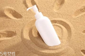 防曬霜里有熒光劑嗎？防曬霜含有熒光劑成分嗎？