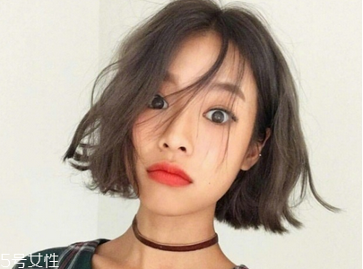 經(jīng)?；瘖y對皮膚有什么影響 經(jīng)?；瘖y對皮膚好嗎