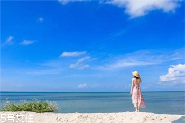 女生去海邊穿什么衣服？海邊度假怎么穿搭顯瘦？