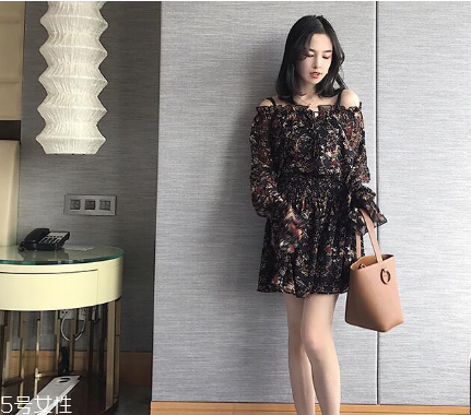 女生去海邊穿什么衣服？海邊度假怎么穿搭顯瘦？