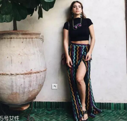 女生去海邊穿什么衣服？海邊度假怎么穿搭顯瘦？