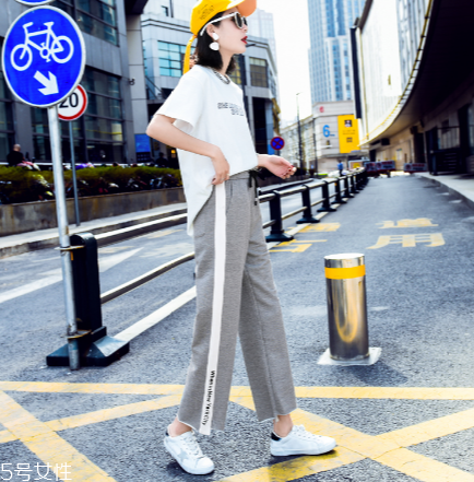 女生去海邊穿什么衣服？海邊度假怎么穿搭顯瘦？