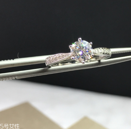 鉆戒四爪好還是六爪好？鉆戒六爪和四爪區(qū)別