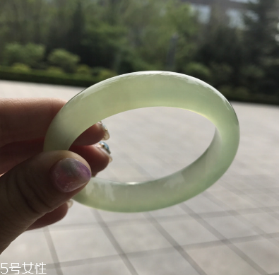 手鐲對身體有好處嗎？手鐲有哪些好處？