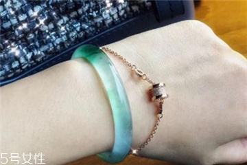 手鐲什么顏色好看？手鐲買哪種顏色好？