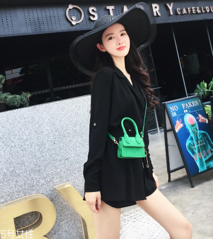 女生夏天背什么包？女生夏季包包搭配圖片