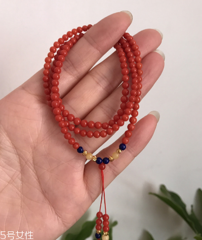 紅珊瑚手鏈真假鑒別 怎樣辨別紅珊瑚手鏈的真假？