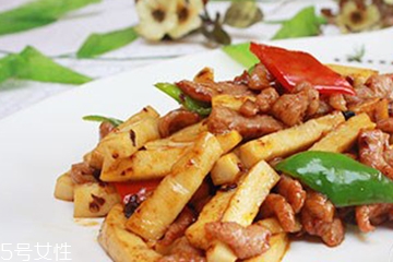 鹿肉和牛肉哪個(gè)好？鹿肉和牛肉哪個(gè)好吃些？