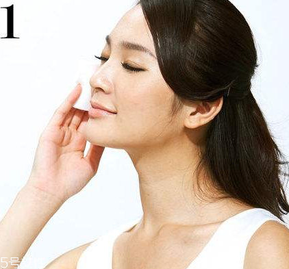 化妝水為什么要用化妝棉？化妝水可以不用化妝棉嗎？