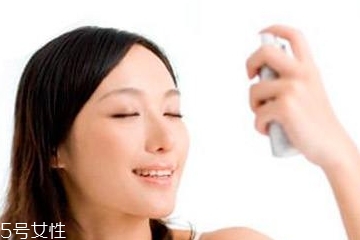 化妝水二次清潔怎么用？怎么用化妝水做二次清潔？