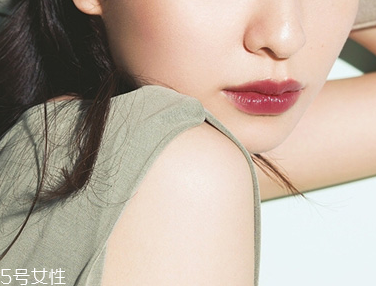 口紅弄到墻上怎么去掉？墻上口紅印怎么去掉？
