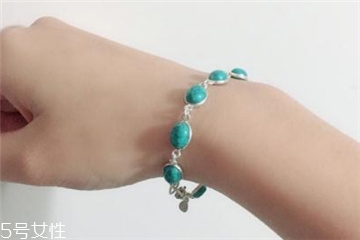 綠松石發(fā)黃怎么回事？綠松石手串發(fā)黃了怎么處理？