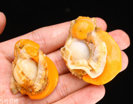 扇貝肉哪里不能吃？扇貝的月牙紅可以吃嗎？