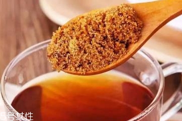 紅糖面膜用什么水稀釋？紅糖面膜用熱水還是冷水泡？