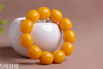 蜜蠟手串怎么盤(pán)？蜜蠟手串盤(pán)玩技巧