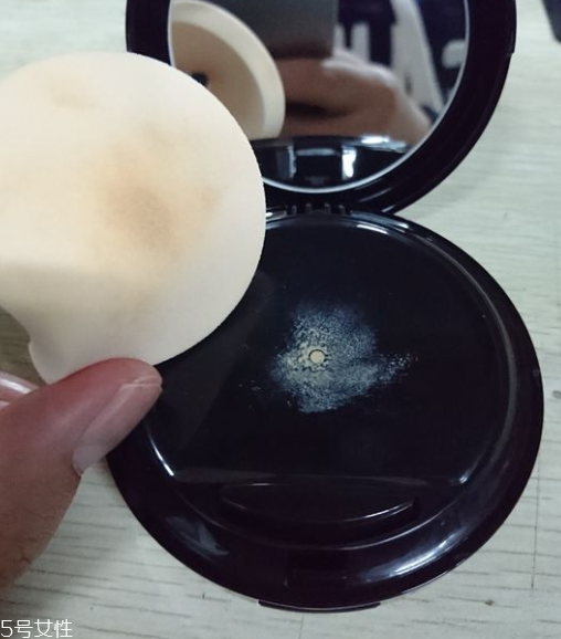 雅詩蘭黛紅石榴氣墊cc代言人是誰？雅詩蘭黛氣墊哪款好用？