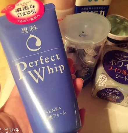 皂基洗面奶可以卸妝嗎？皂基洗面奶有卸妝功效嗎？