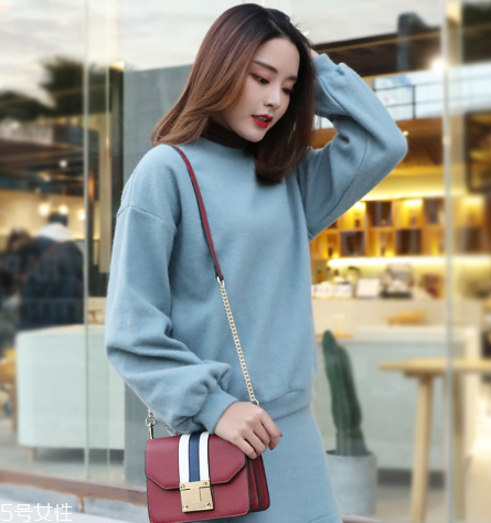 20歲女生背什么包？20多歲女生適合什么包包？