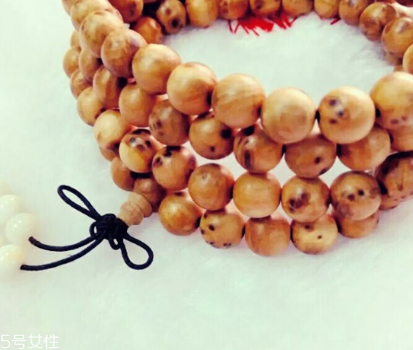 崖柏手串女人能帶嗎？崖柏手串適合女生戴嗎？