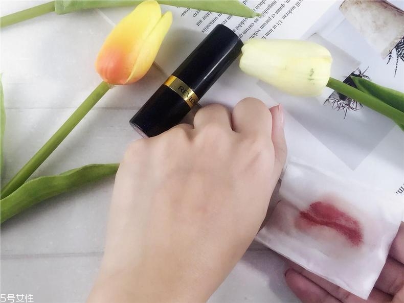 露華濃525是什么色？露華濃525適合黃皮嗎？