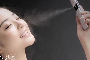 補(bǔ)水噴霧怎么定妝不花妝？補(bǔ)水噴霧的隱藏功能介紹