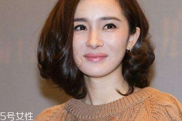 燙發(fā)能拉直嗎？燙發(fā)變直的方法