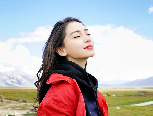 燙發(fā)一般多少錢(qián)？燙發(fā)價(jià)位防被坑指南