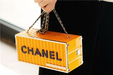 chanel集裝箱多少錢？香奈兒集裝箱包包正品價格