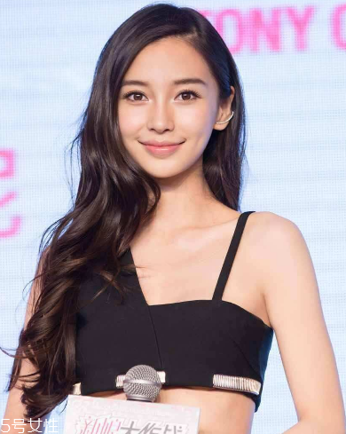 染發(fā)好還是戴假發(fā)好？染發(fā)假發(fā)選哪個