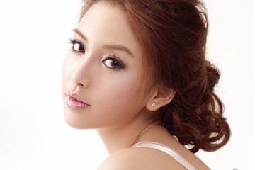 染發(fā)為什么會爆頂？染發(fā)爆頂?shù)脑?><p><strong>染發(fā)為什么會爆頂？染發(fā)爆頂?shù)脑?/strong></p></a></li> </ul>
</div>
<div   id=
