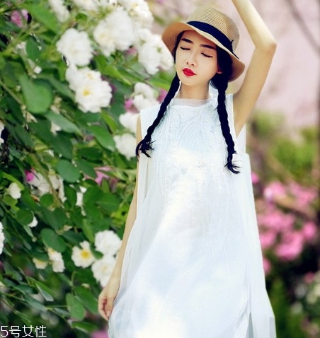 棉麻長裙子怎么搭配？文藝妹紙都這樣穿