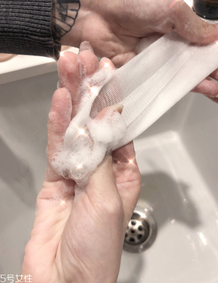 koehl潔面球怎么用法 使用起來敲簡(jiǎn)單