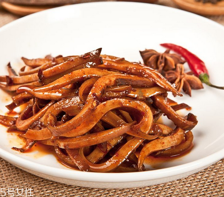 魷魚為什么要去皮 吃起來(lái)口感不好