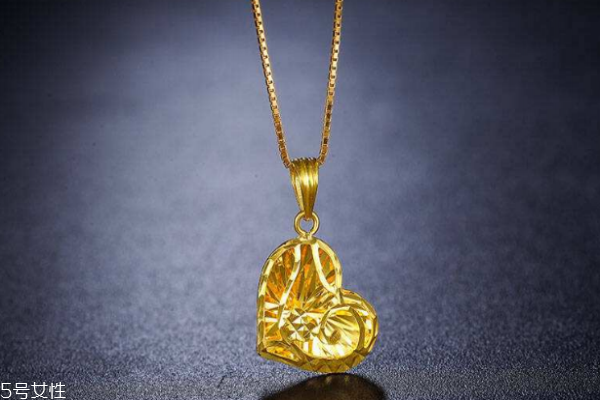 黃金項(xiàng)鏈配什么吊墜好看 教你學(xué)會搭配