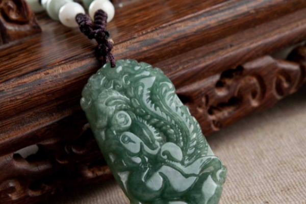翡翠吊墜多少錢 這些都會影響價(jià)格