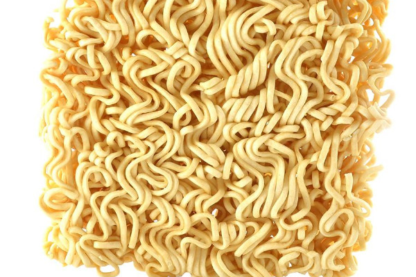 方便面是誰發(fā)明的？買方便面注意看保質(zhì)期