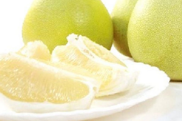 吃沙田柚對(duì)身體有什么好處？買的時(shí)候一掂二摸三擠壓