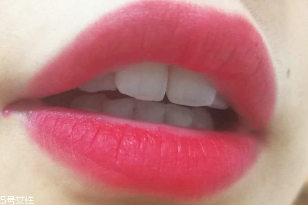 mac秋冬色黃皮日?？诩t推薦 美到你無法自持