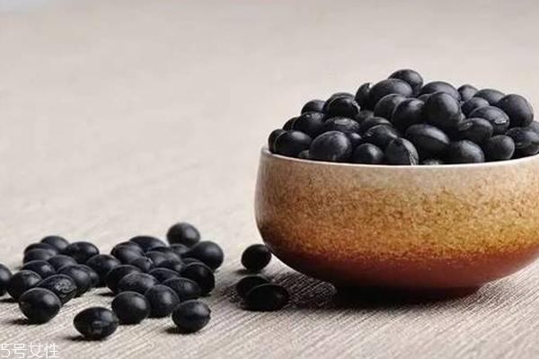 多吃黑豆頭發(fā)能變黑嗎 沒有科學根據