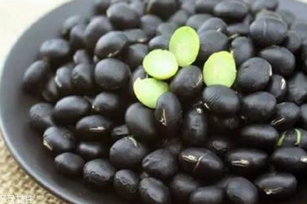 多吃黑豆頭發(fā)能變黑嗎 沒有科學根據