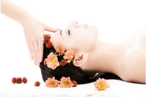 按摩也能美發(fā)，教你簡(jiǎn)單按摩法子