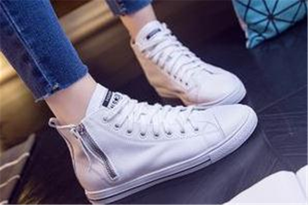 高幫小白鞋怎么搭配？高幫小白鞋搭配圖片