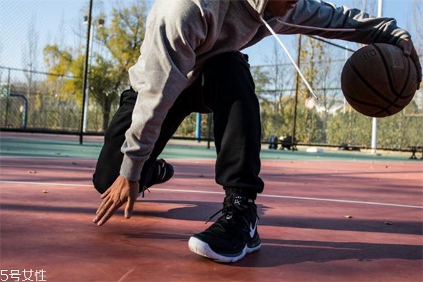 nike kyrie 5歐文5實(shí)戰(zhàn)測評 不能錯過的上腳報(bào)告