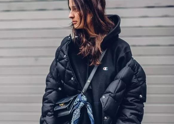 羽絨服可以烘干嗎？羽絨服能用烘干機嗎？