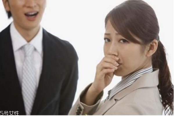 怎么去除口臭最有效 去除口臭的有效小竅門(mén)