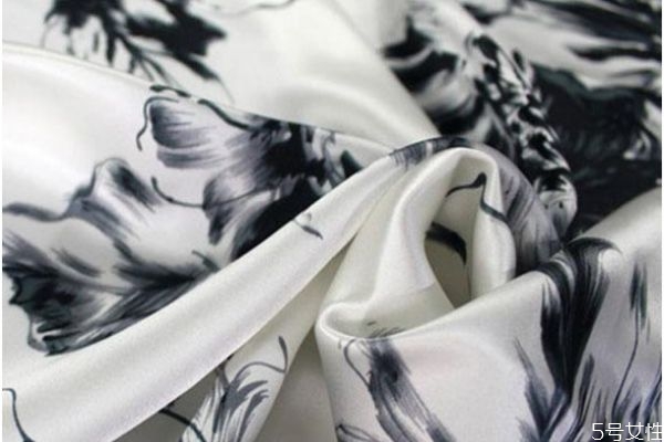 絲綢衣服為什么比較貴呢 絲綢有幾種類(lèi)型呢